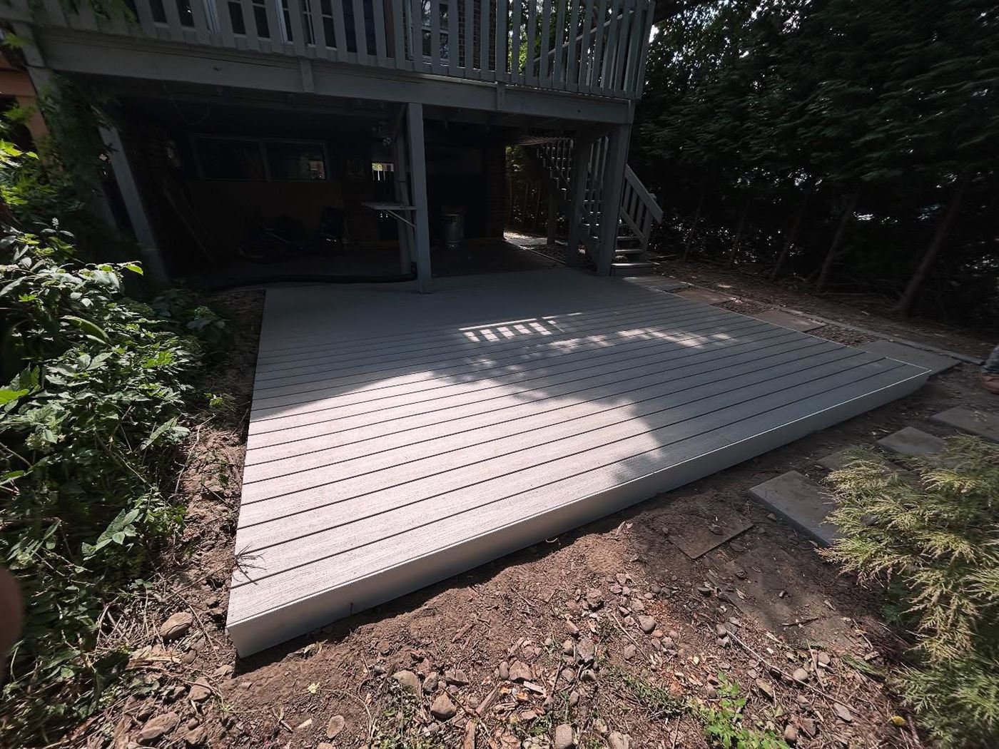 White fascia detail on a Trex deck