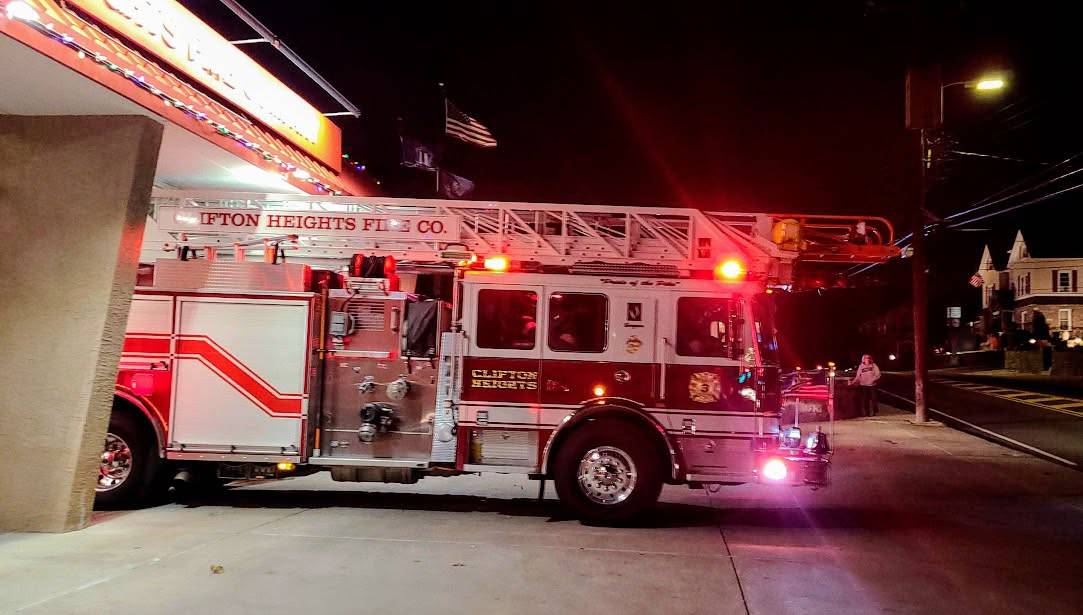 Quint 3 — CHFC Seagrave 100-foot aerial quint